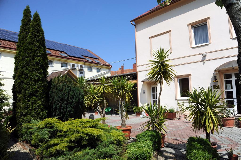 Oazis Hotel*** Nagykanizsa Exterior foto